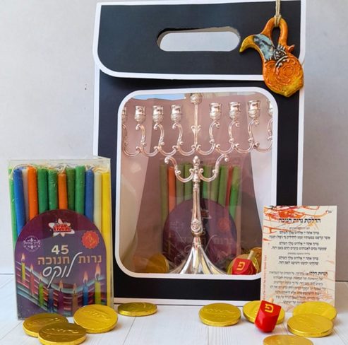 חנוכיית כסף